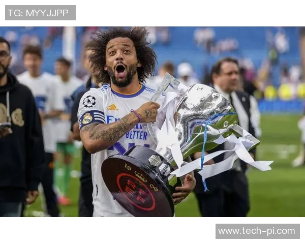 足球明星踢法全解析图集揭秘不同风格与技巧的精彩瞬间 足球明星踢法全解析图集揭秘不同风格与技巧的精彩瞬间