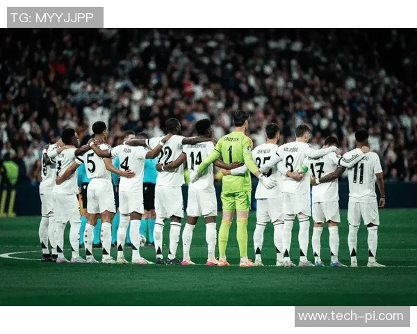 足球明星们的经典扶脸瞬间回顾与背后的故事分享 足球明星们的经典扶脸瞬间回顾与背后的故事分享