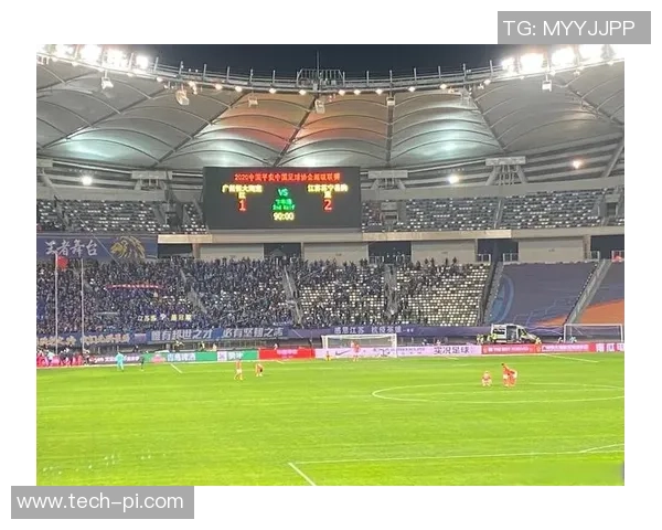 广州足球队在足球团队协作排行榜中荣获第五名展现出卓越团队精神与合作能力